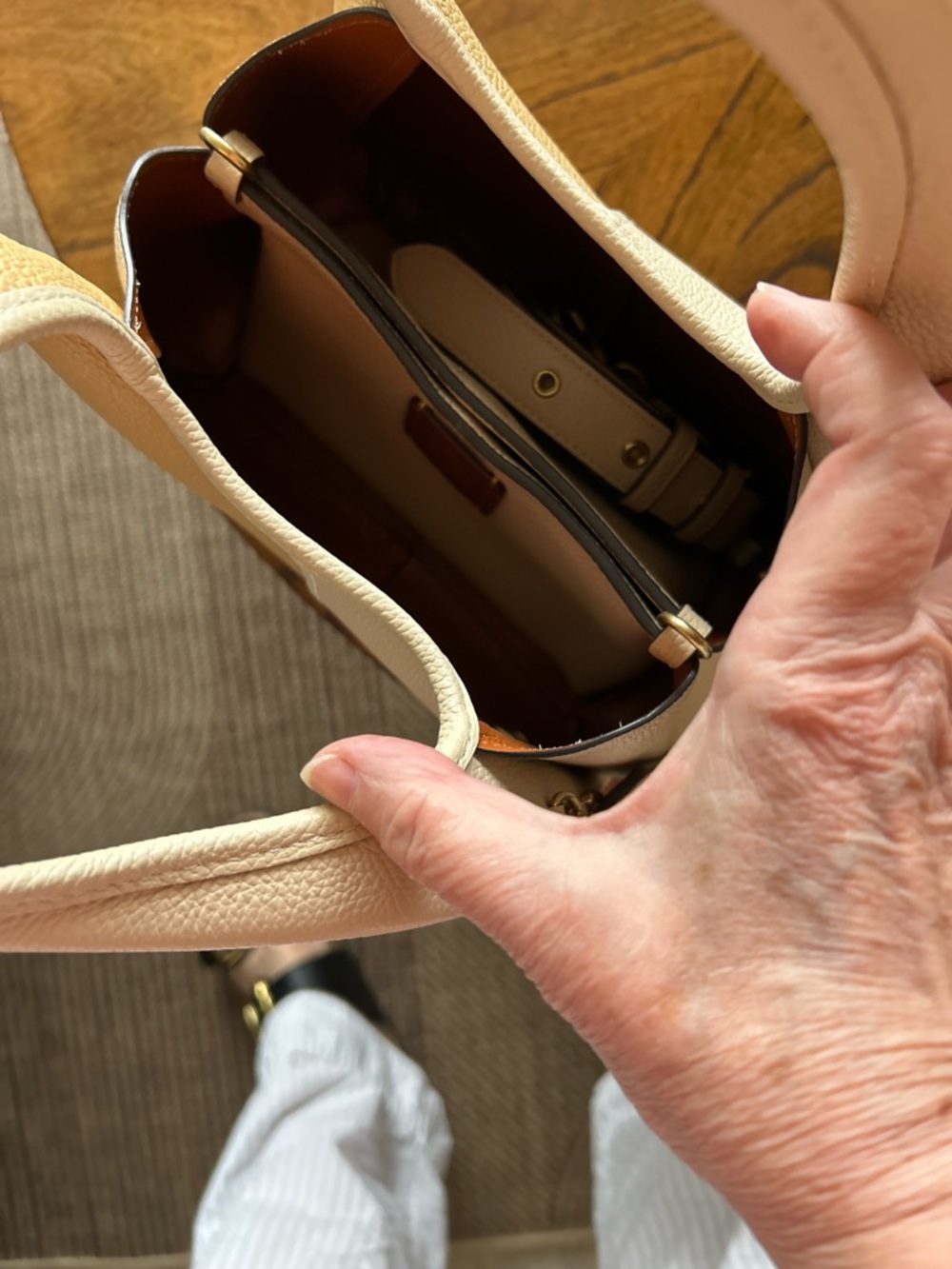 Coach Two-Tone Beige/Tan Pebbled Leather Shoulder Bag - Picture 4 of 5